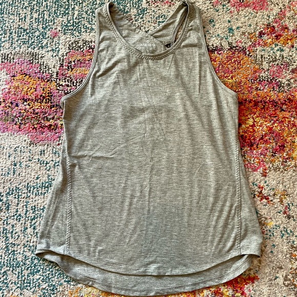 Athleta keyhole tank size small EUC - Picture 3 of 3